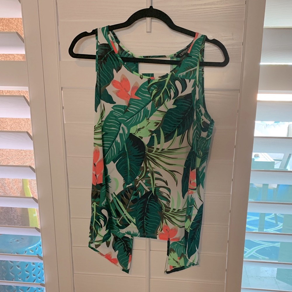Express Cutout Top